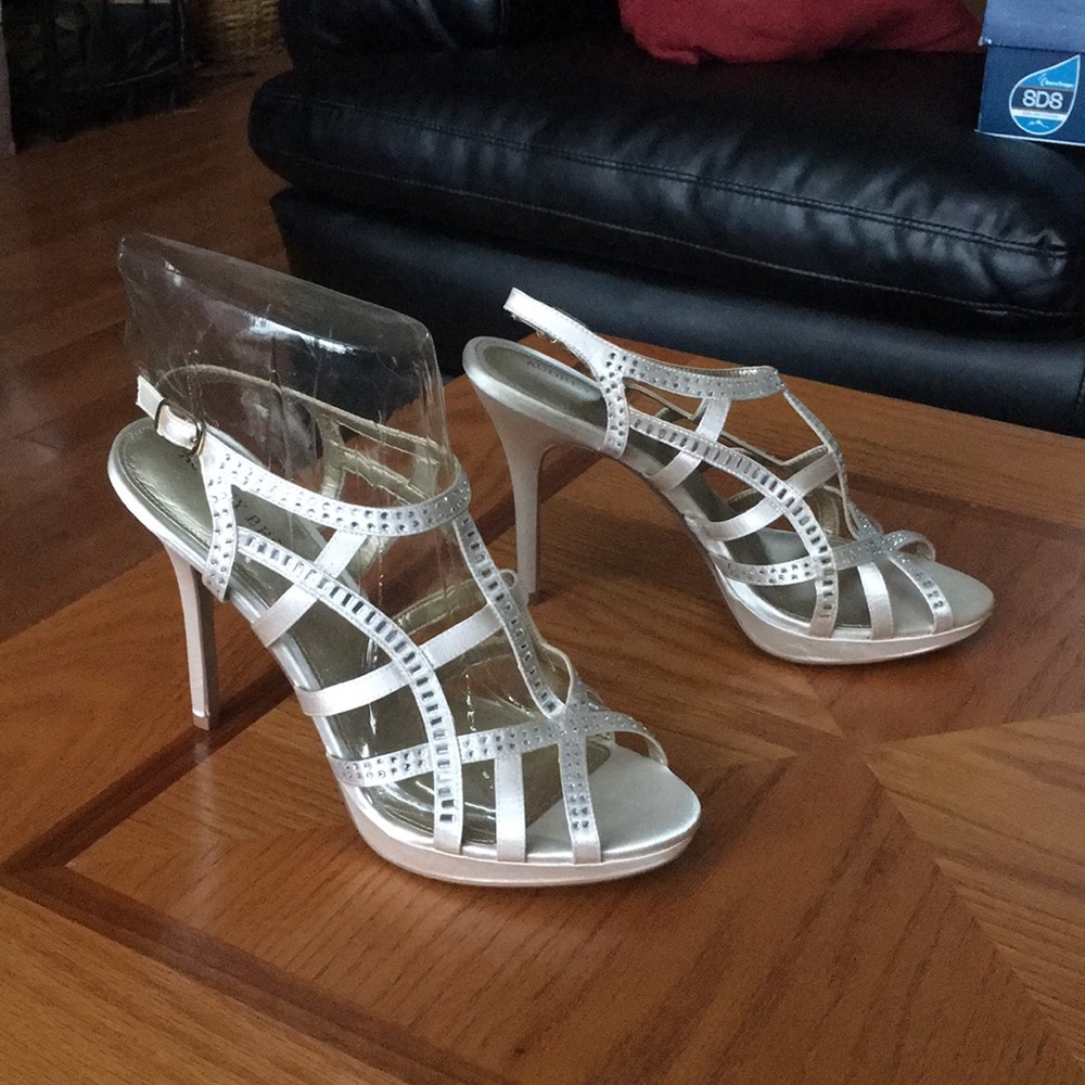 Audrey Brooke Never Worn High Heels - Picture 3 of 7